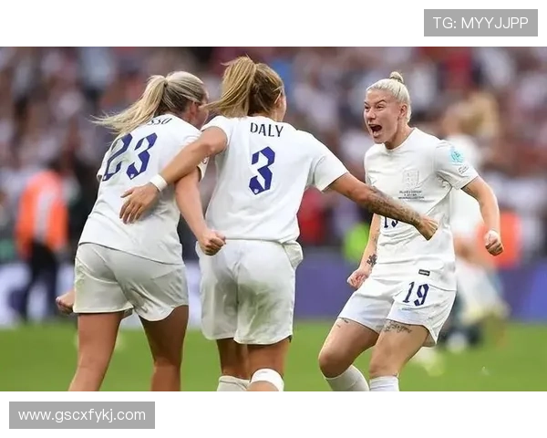 克劳奇分享家庭趣事：为妻子选礼物无能女儿因女足热爱足球